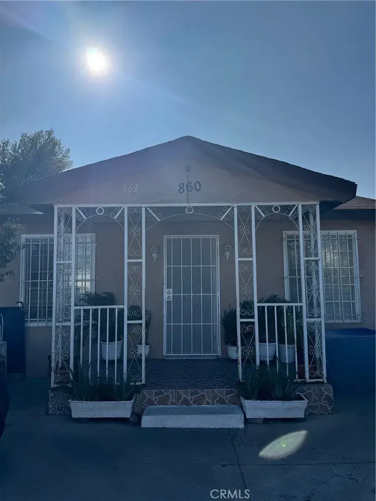 860 W 73rd St., Los Angeles, CA 90044 - Image #1