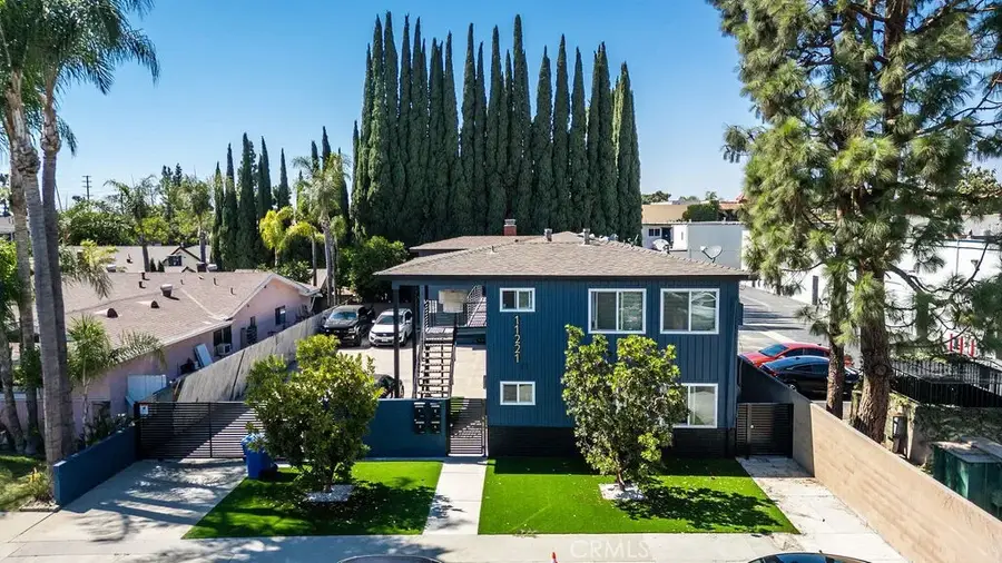 11221 Pangborn Avenue, Downey, CA 90241 - Image #3