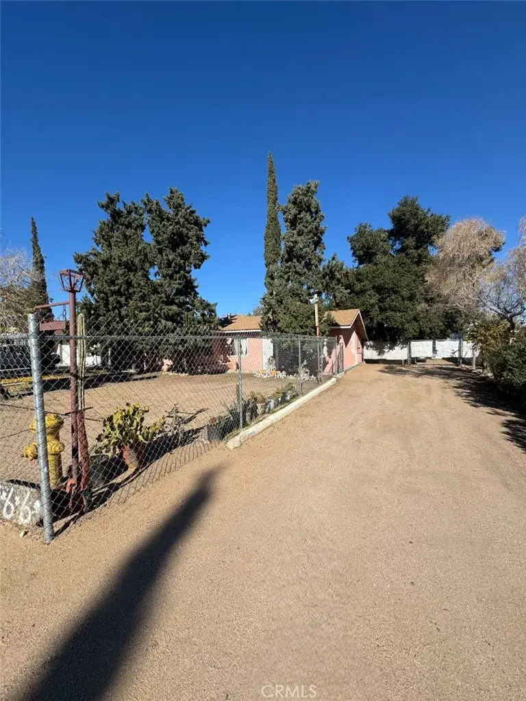 16366 Live Oak, Hesperia, CA 92345 - #3