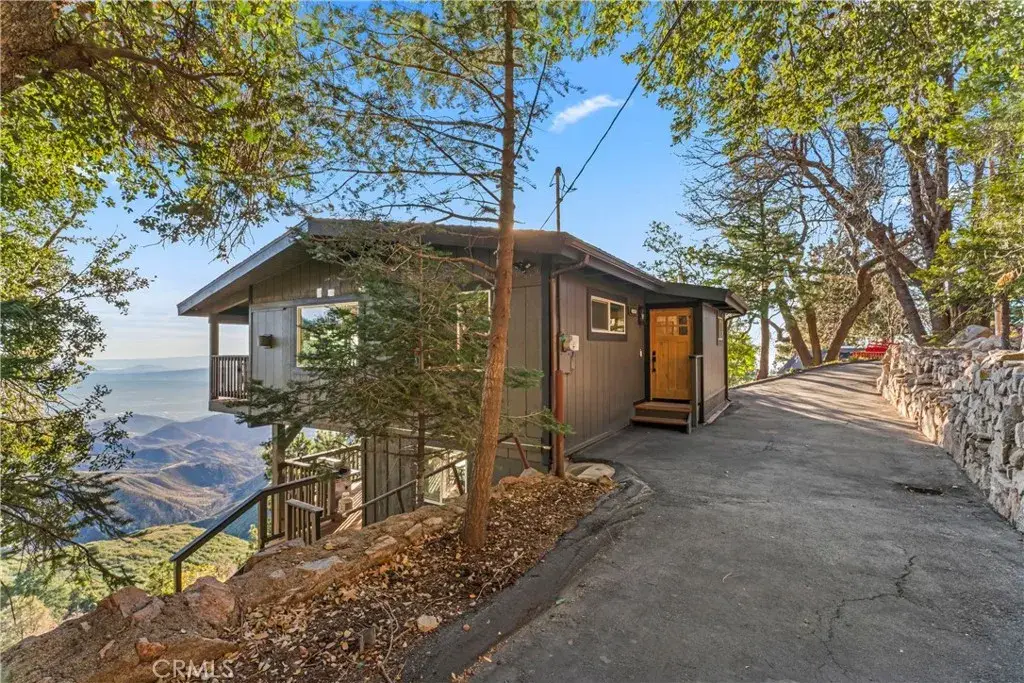 31537 Old City Creek, Running Springs, CA 92382 - Image #1
