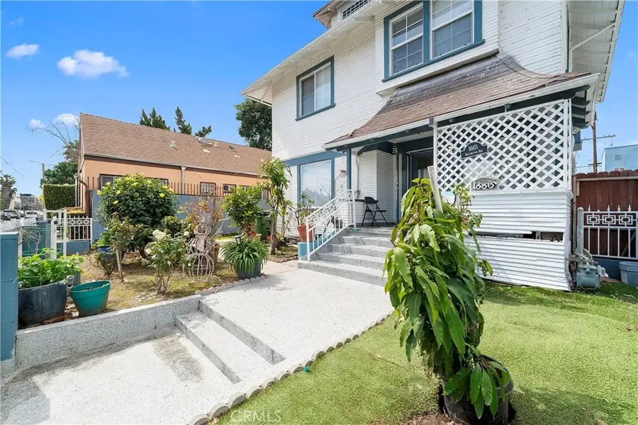 1665 Arlington, Los Angeles, CA 90019 - Image #3