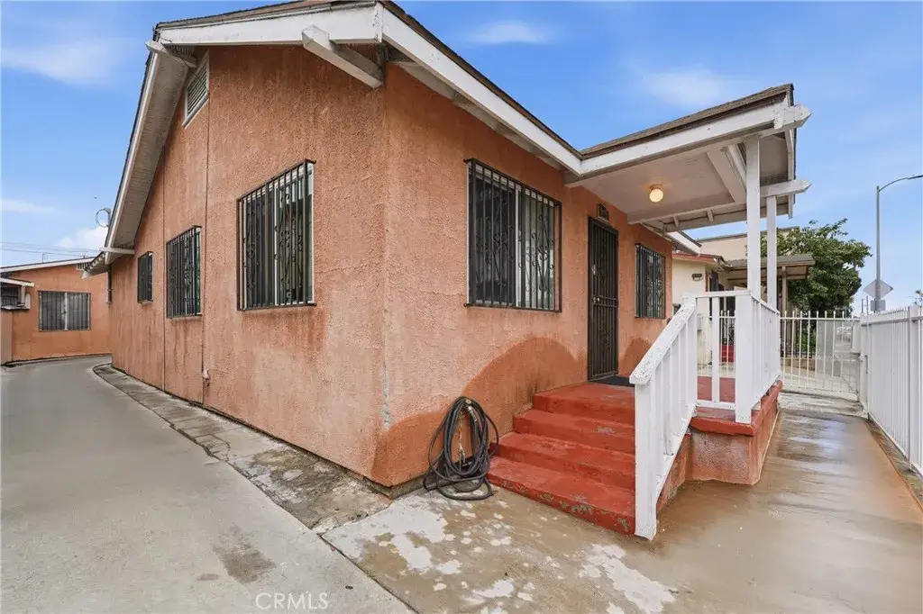 915 W Gage, Los Angeles, CA 90044 - Image #1