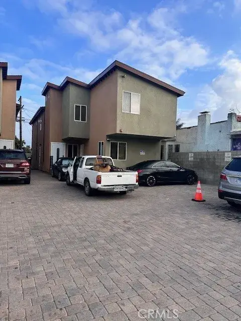 1737 W 37th Street, Los Angeles, CA 90018 - #1