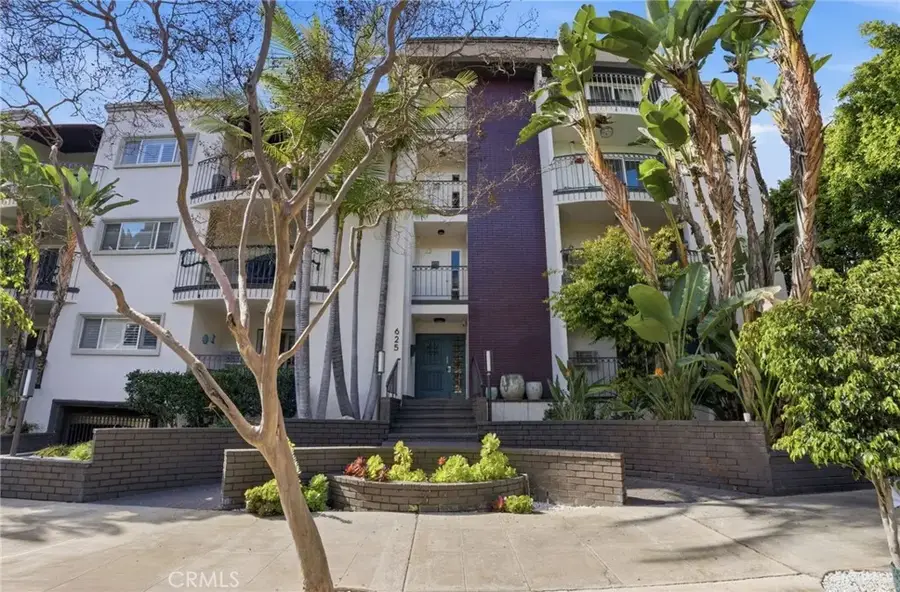 625 N Flores #104, West Hollywood, CA 90048 - #2