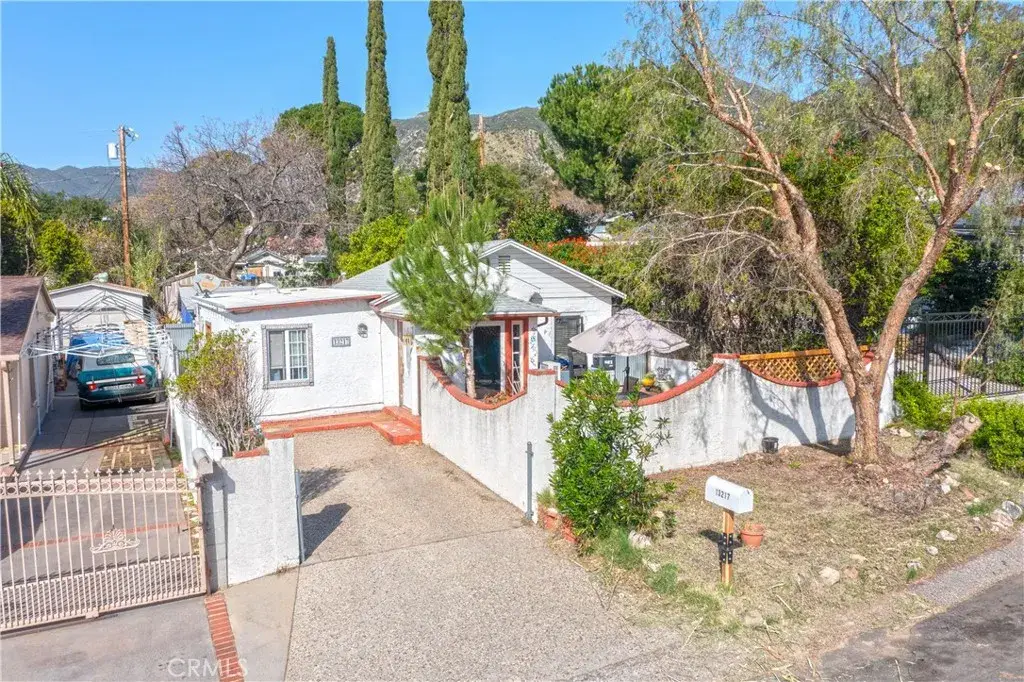13217 Raven Drive, Sylmar, CA 91342 - #1