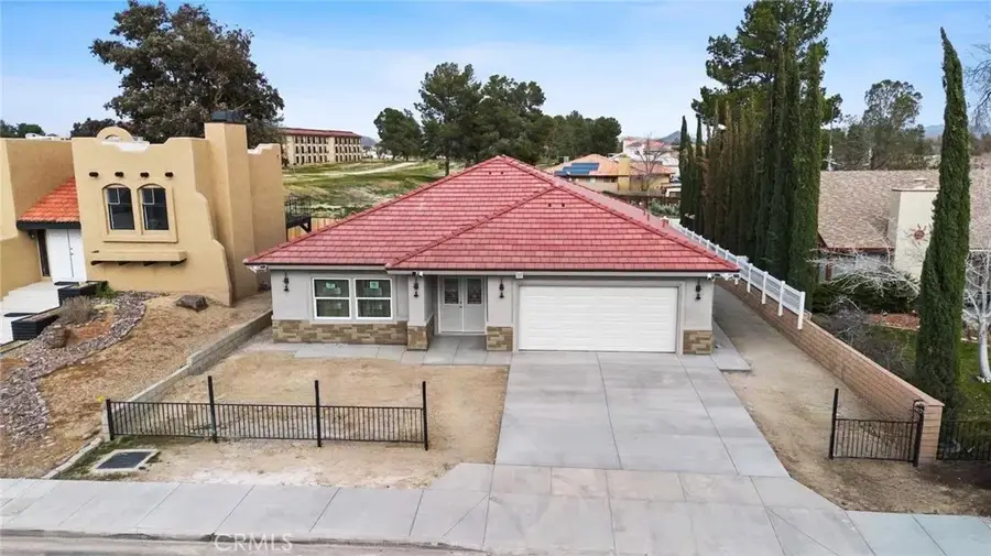 15688 Kingswood, Victorville, CA 92392 - #2