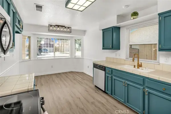 7704 River Mist Avenue, Bakersfield, CA 93313