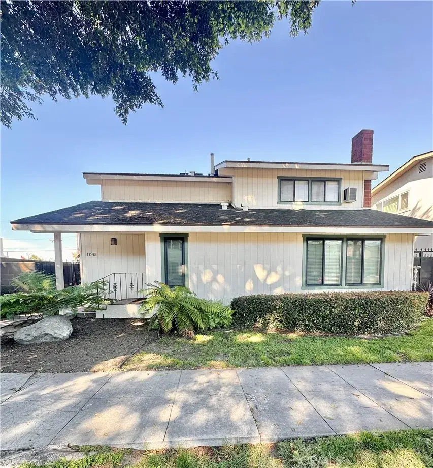 1045 E 3rd #4, Long Beach, CA 90802 - #1