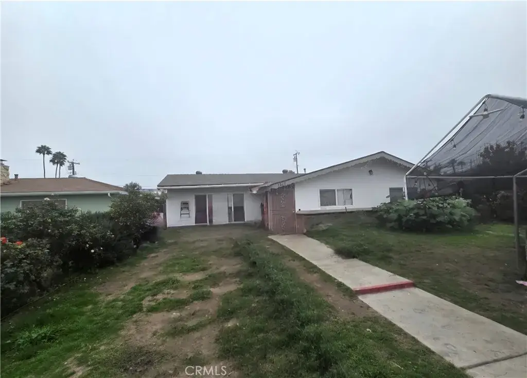 1217 White, Bakersfield, CA 93307 - #1