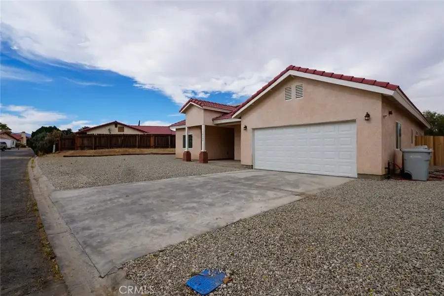 10304 Primrose Avenue, Hesperia, CA 92345 - #3