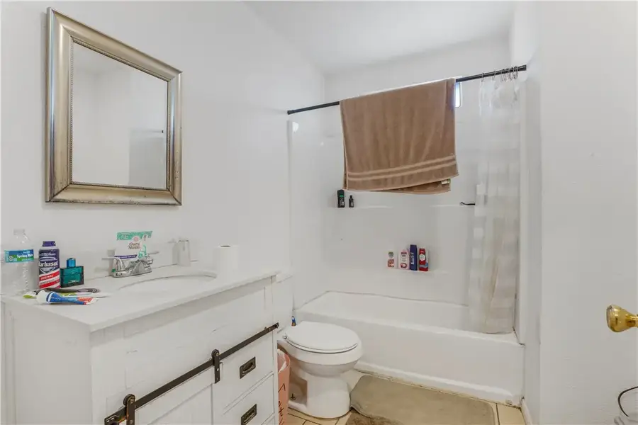 139 Dr Martin Luther King Jr Boulevard, Bakersfield, CA 93307 - #3