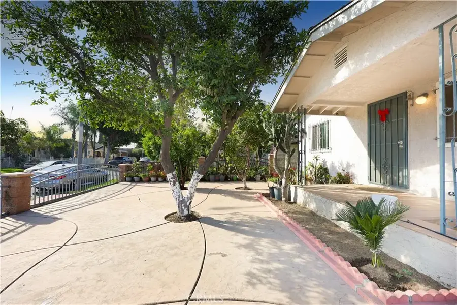 6249 Hollenbeck, Huntington Park, CA 90255 - #3
