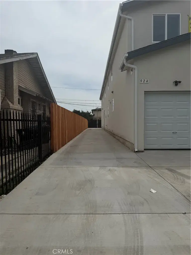 924-926 W 75th, Los Angeles, CA 90044 - #1