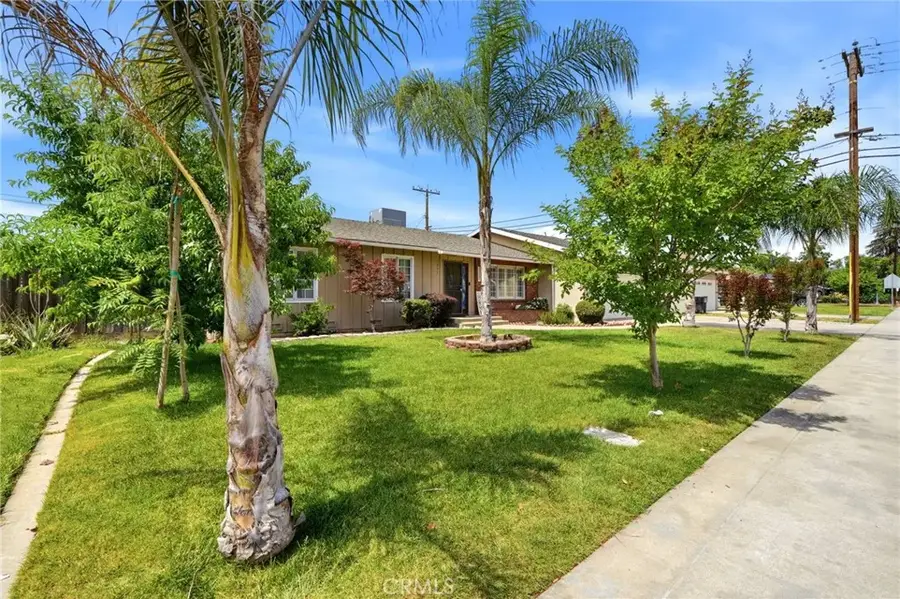 1237 S Clover, Visalia, CA 93277 - #2