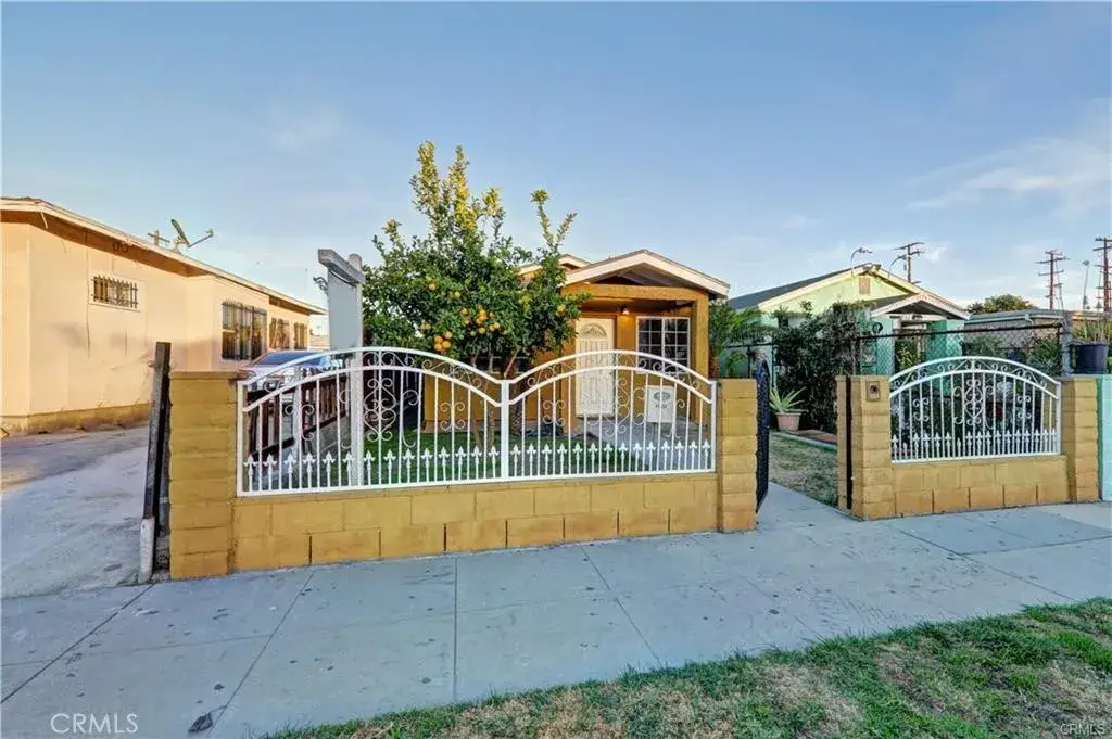 8622 S Fir Avenue, Los Angeles, CA 90002 - #1