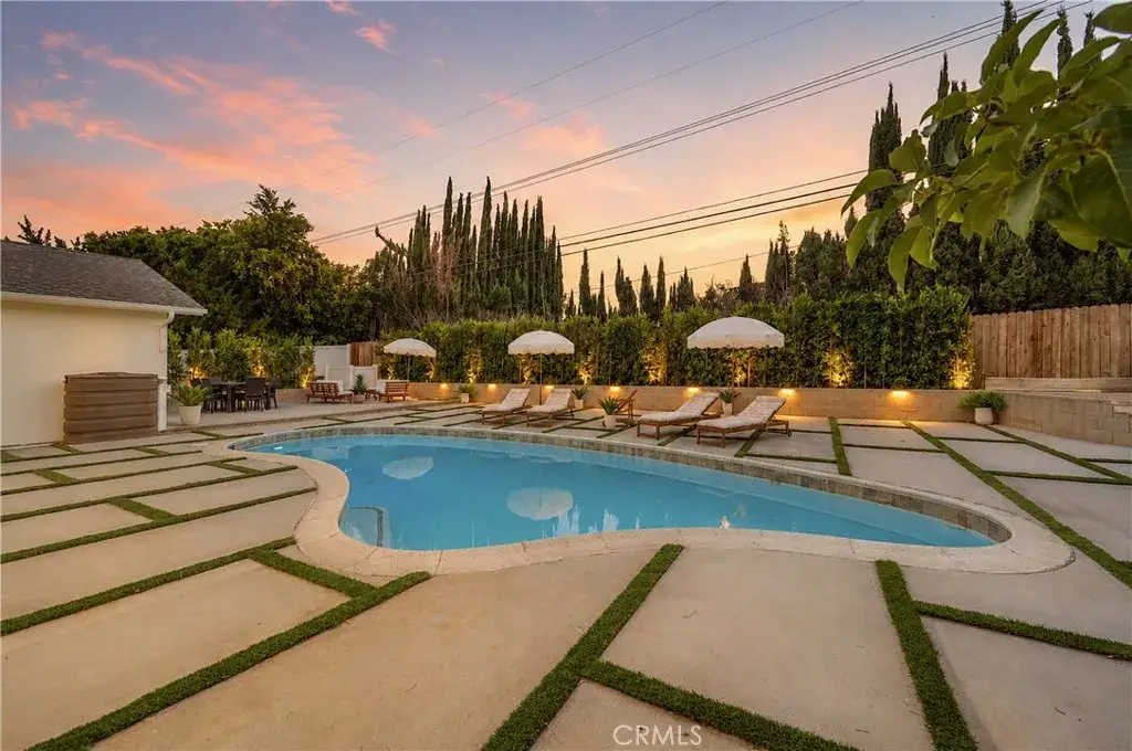 10111 Oso Avenue, Chatsworth, CA 91311 - #1