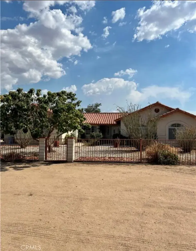 17695 Linden St, Hesperia, CA 92345 - #2