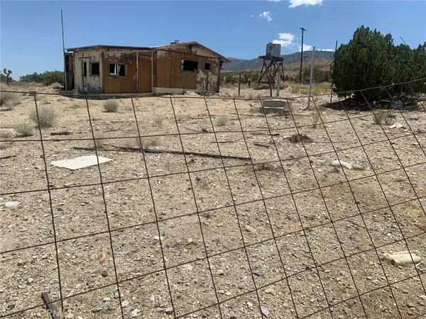 0 Vic Ave Z4 234 Ste, Llano, CA 93544