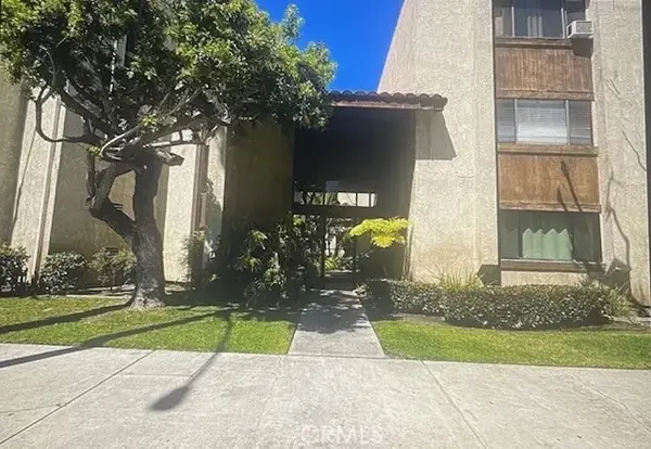 1203 E San Antonio Drive #201, Long Beach, CA 90807