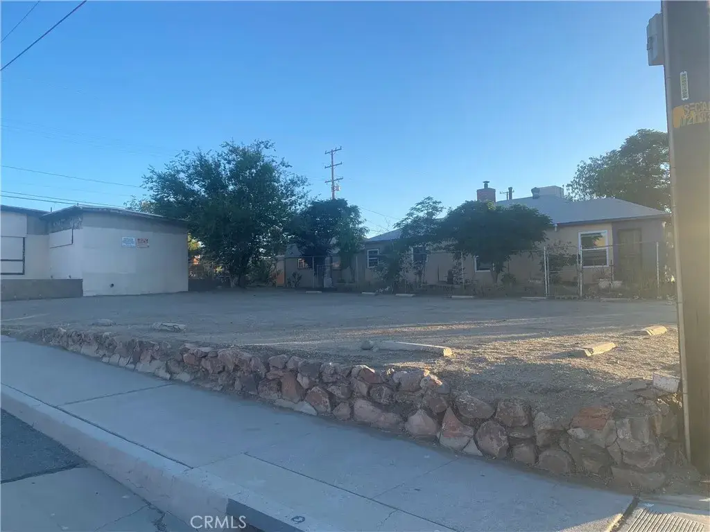 200 S 1st, Barstow, CA 92311 - #1