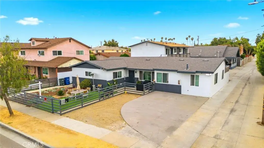 6221 Corona, Bell, CA 90201 - #1