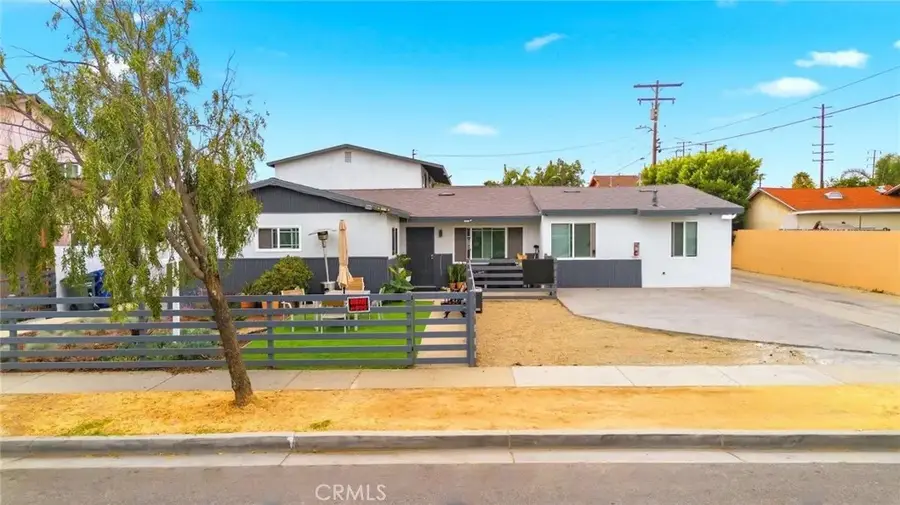 6221 Corona, Bell, CA 90201 - #3