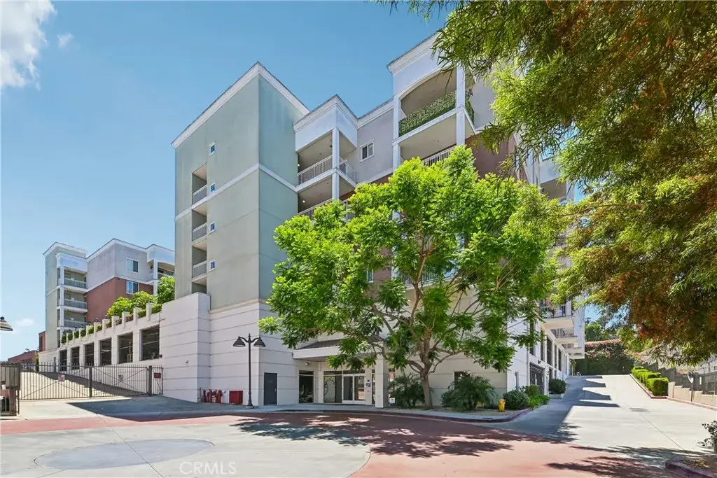 3740 Santa Rosalia #402, Los Angeles, CA 90008 - #1