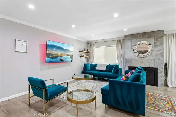 1221 N Kings #203, West Hollywood, CA 90069