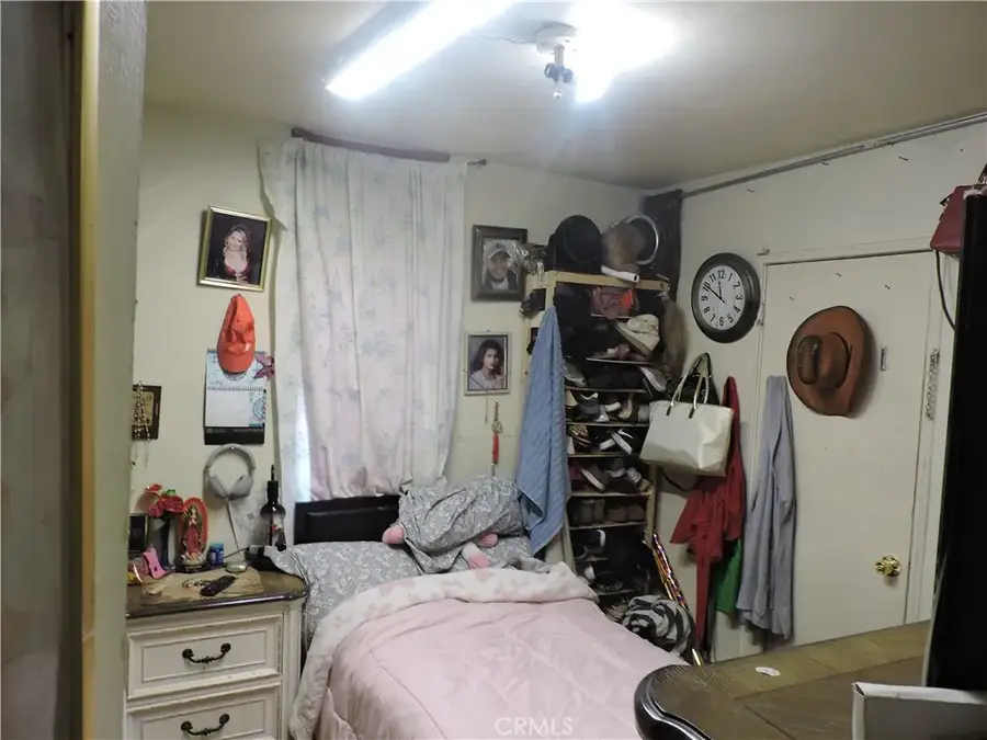 1350 E 43rd Street, Los Angeles, CA 90011 - #3