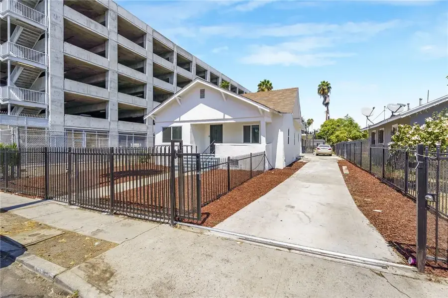 925 W 84th, Los Angeles, CA 90044 - #2