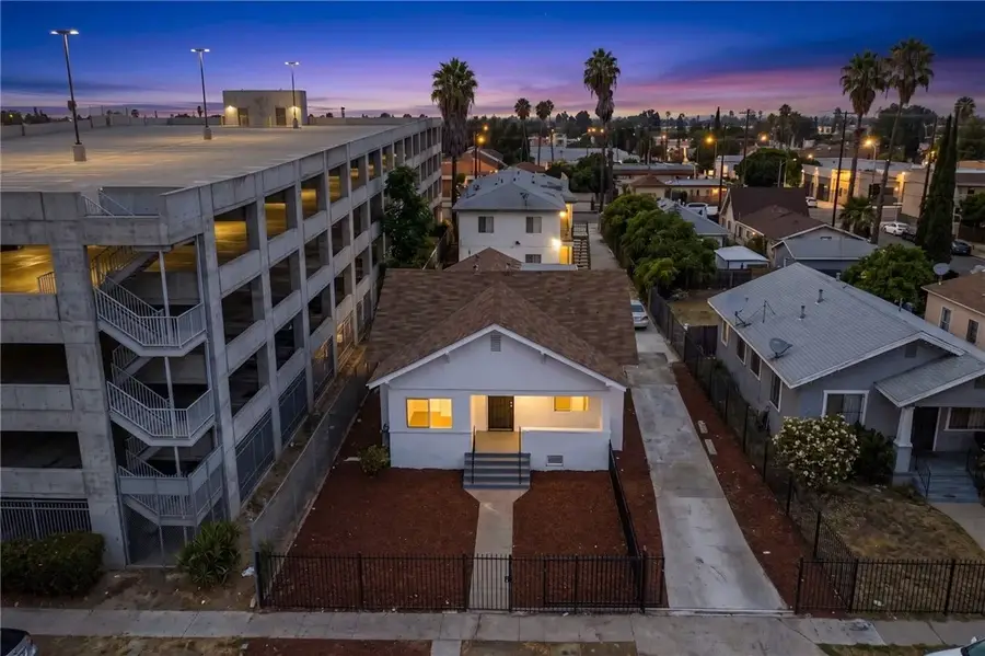 925 W 84th, Los Angeles, CA 90044 - #3