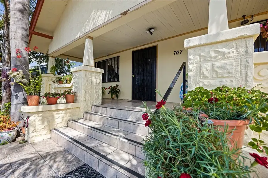 707 W 49th Street, Los Angeles, CA 90037 - #2