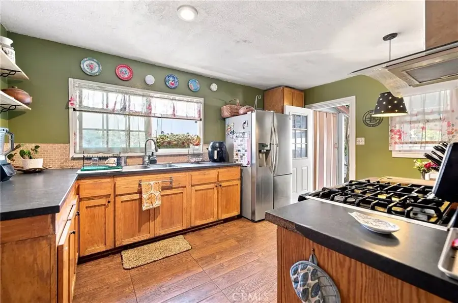 3337 Los Flores, Lynwood, CA 90262 - #2