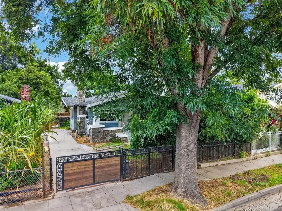 659 E 52nd Place, Los Angeles, CA 90011 - #3