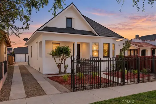 136 W 43rd Place, Los Angeles, CA 90037