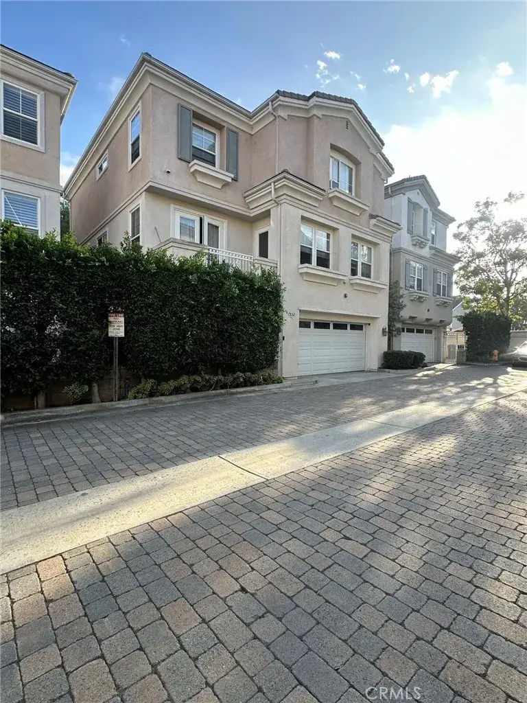 7832 Daisy Circle, Huntington Beach, CA 92648 - #3