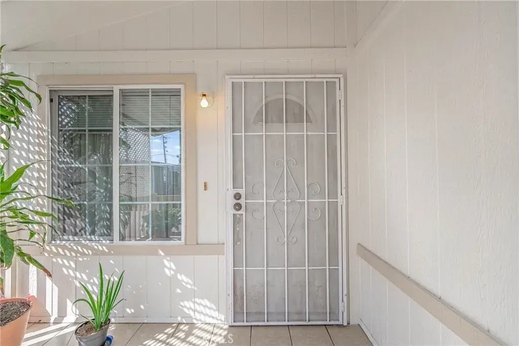 10001 W Frontage #113, South Gate, CA 90280 - #1