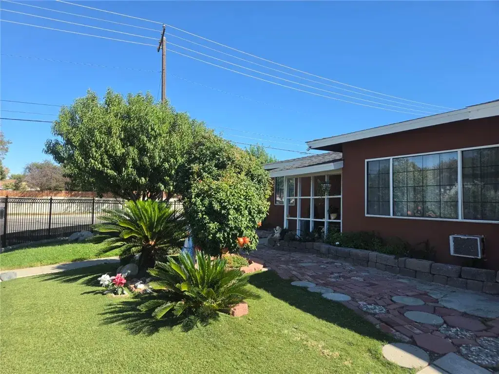 444 E Avenue R9, Palmdale, CA 93550 - #1