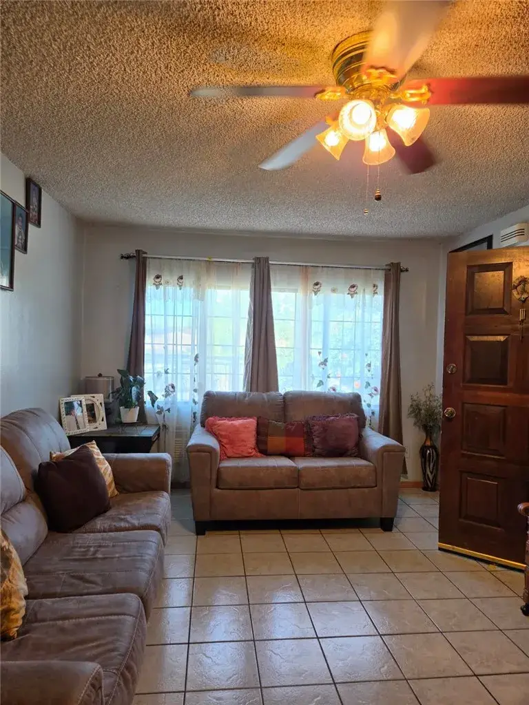 444 E Avenue R9, Palmdale, CA 93550 - #3