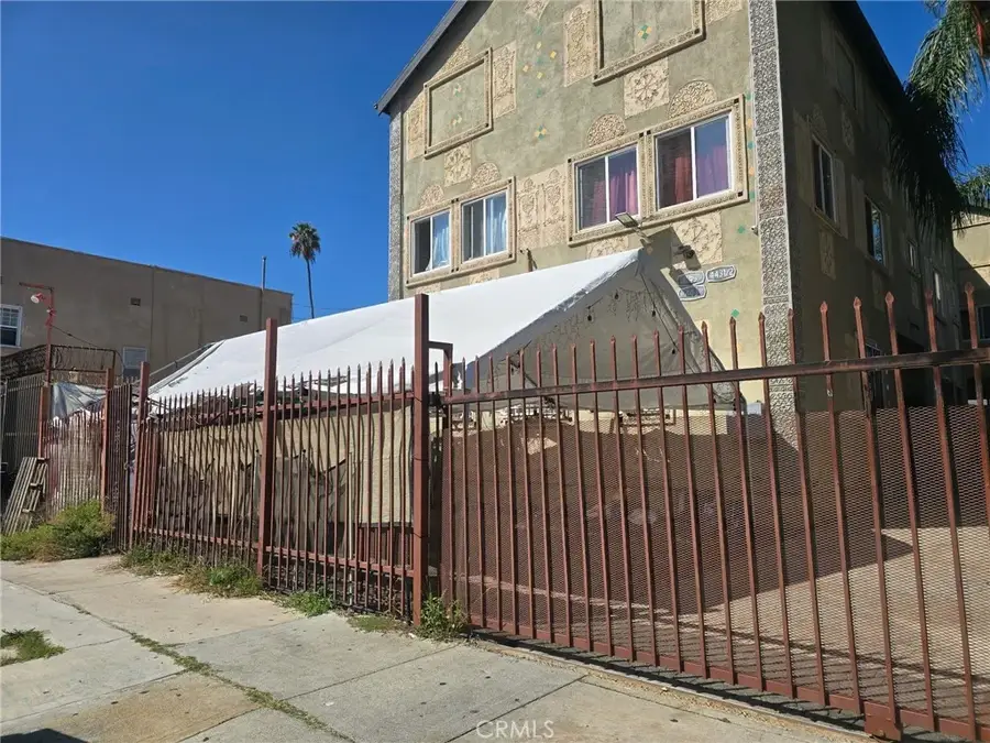 443 W 49th, Los Angeles, CA 90037 - #2