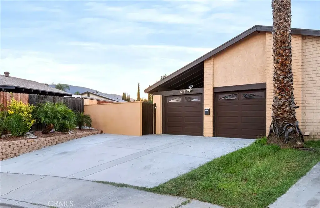 1216 Hampton Circle, Corona, CA 92882 - #1