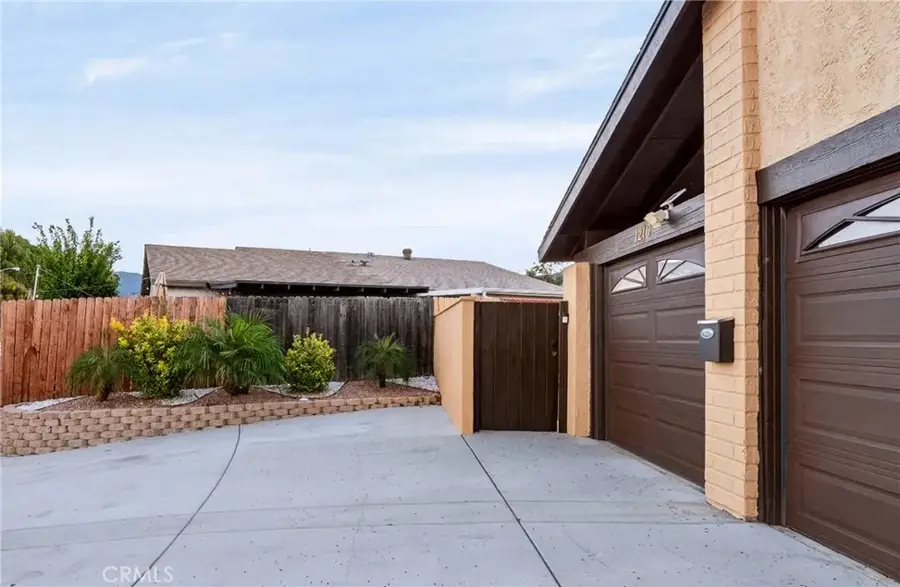1216 Hampton Circle, Corona, CA 92882 - #2