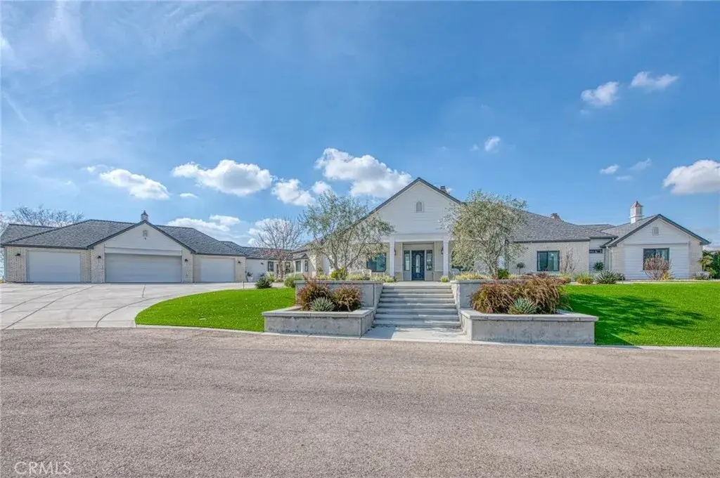 18300 Watts Valley Road, Sanger, CA 93657 - #1