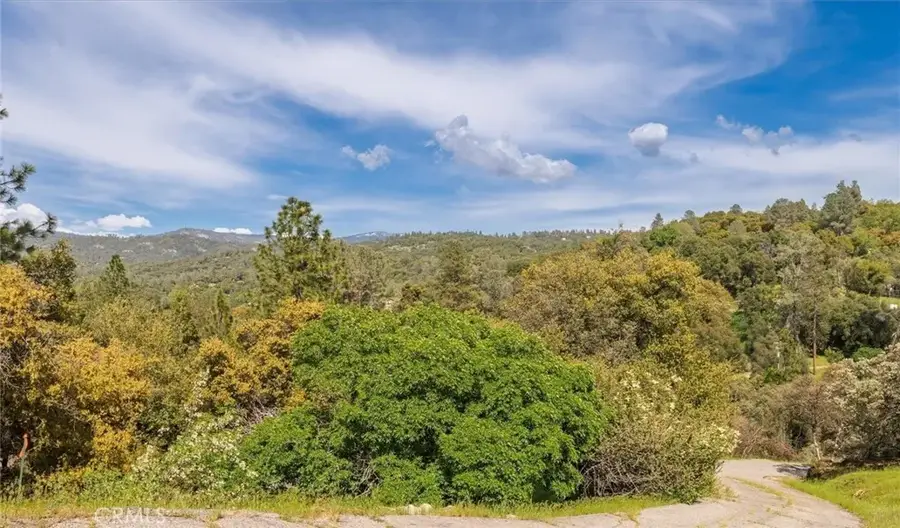 50566 Critter Creek Lane, Oakhurst, CA 93644 - Image #3