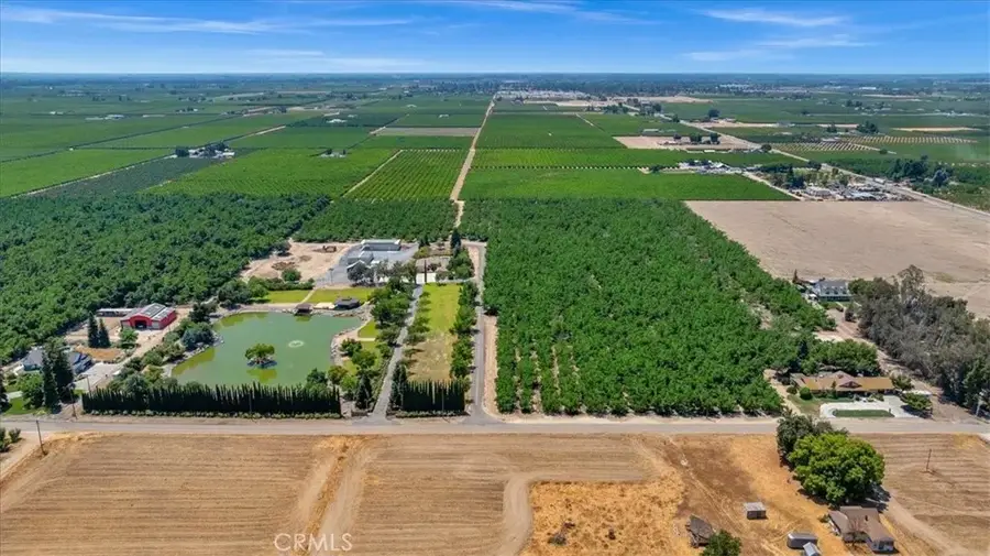 13715 E Nebraska Avenue, Kingsburg, CA 93631 - Image #2