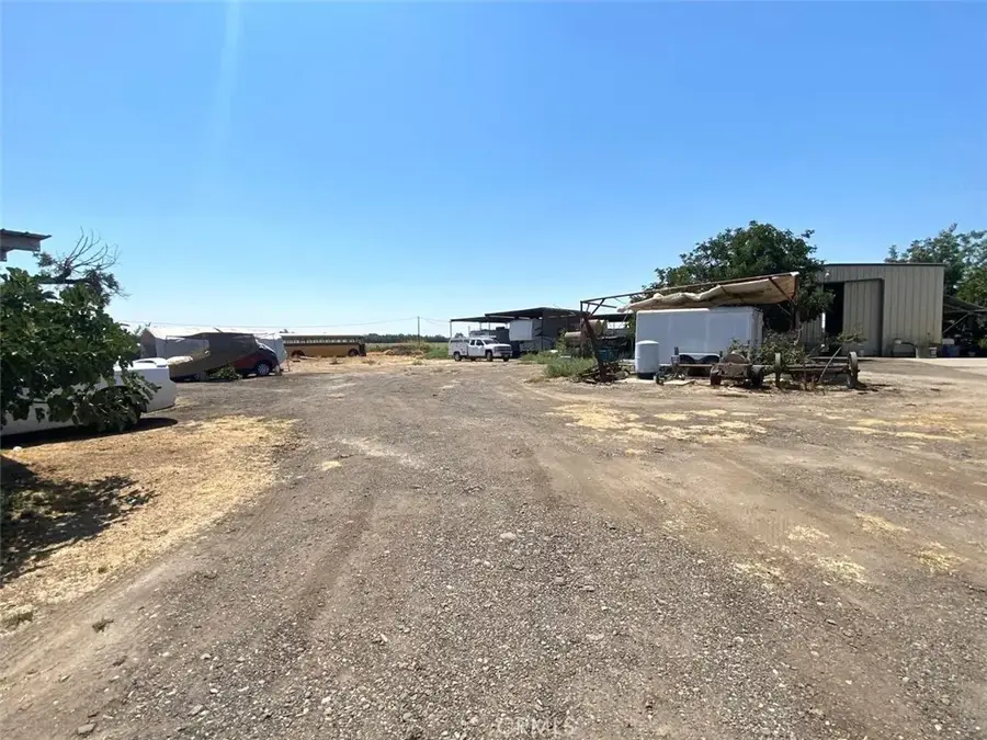 875 W Laguna Avenue, Riverdale, CA 93656 - Image #2