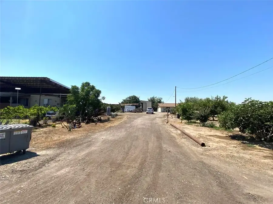 875 W Laguna Avenue, Riverdale, CA 93656 - Image #3