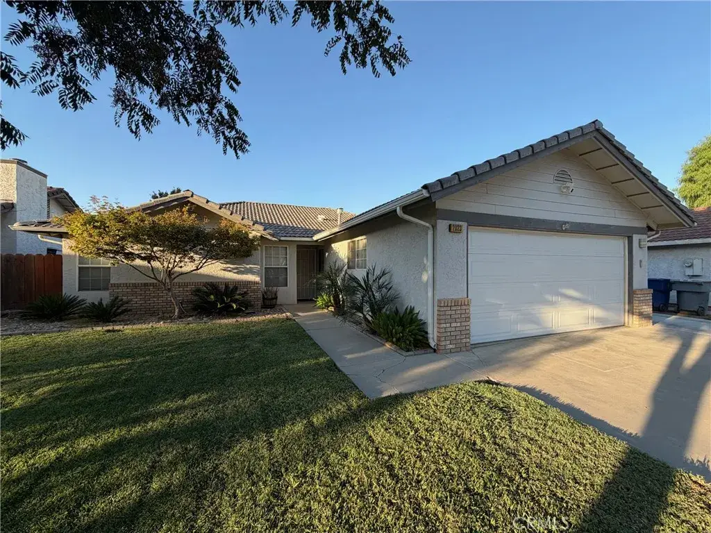 2023 Paul Avenue, Clovis, CA 93611 - Image #1