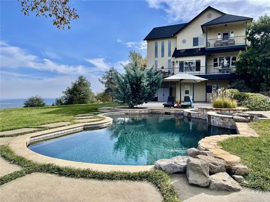 15223 Ledgewood Drive, Redding, CA 96001 - Image #2