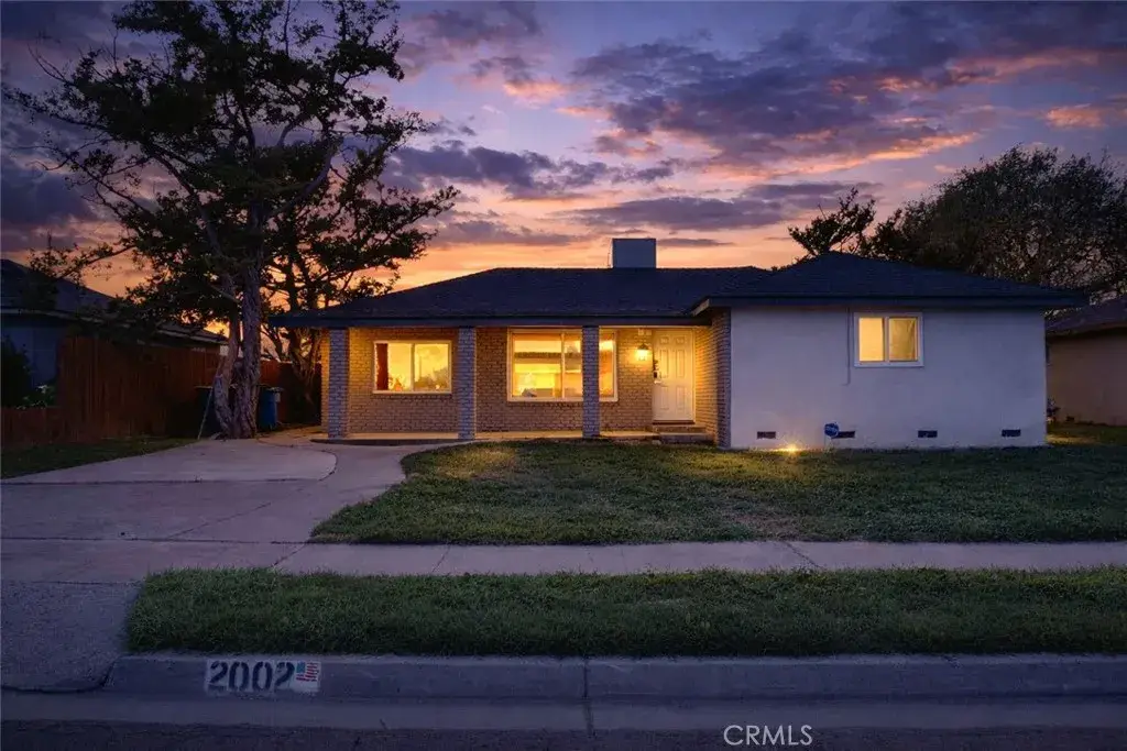 2002 N Woodridge, Hanford, CA 93230 - #1